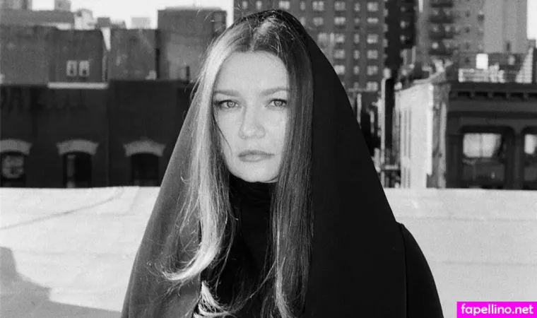 Anna Delvey OnlyFans Thumbnail #r9SeARLqsl