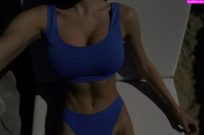 Anna Dubowick OnlyFans Thumbnail #p1ra0ZUZ04