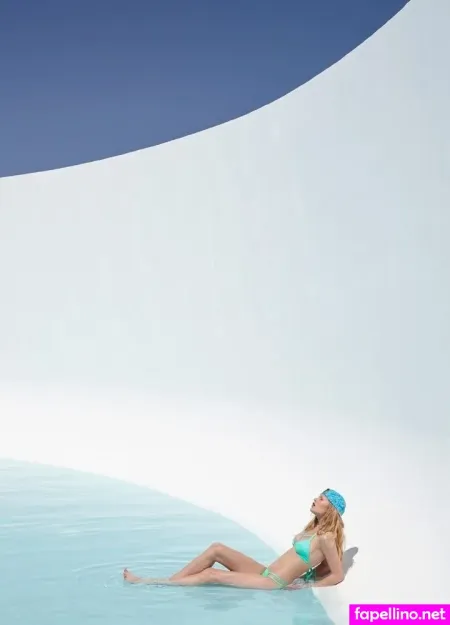 Anna Ewers OnlyFans Thumbnail #qImG2xmnKw