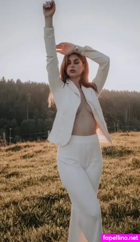 Anna Gazanis OnlyFans Thumbnail #AjuujwzTay