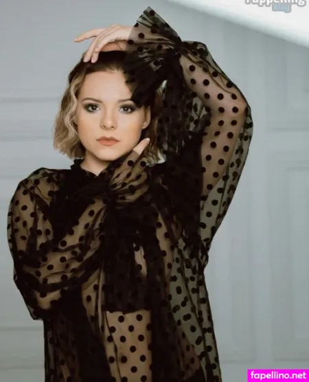 Anna Glaube OnlyFans Thumbnail #6l8nyYic24