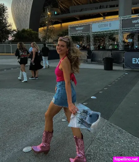 Anna Grace Barlow OnlyFans Thumbnail #IHriWbNcHX