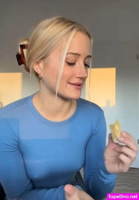 Anna Hafner 1 OnlyFans Thumbnail #cKdTU1w258