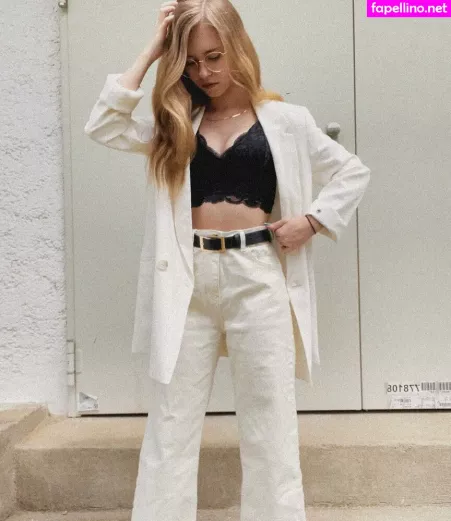 Anna Kauer OnlyFans Thumbnail #4w2f7bytxL