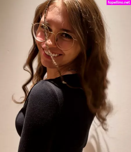 Anna Kauer OnlyFans Thumbnail #C4t31ZNkcP