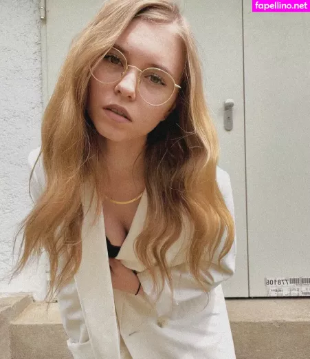 Anna Kauer OnlyFans Thumbnail #Z3zKhy0eJd