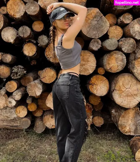 Anna Kauer OnlyFans Thumbnail #f4Rstysgl5