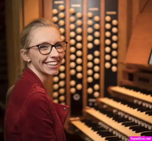 Anna Lapwood OnlyFans Thumbnail #KDJmiSc1Fs