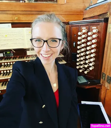 Anna Lapwood OnlyFans Thumbnail #RgKzC4bgJ1