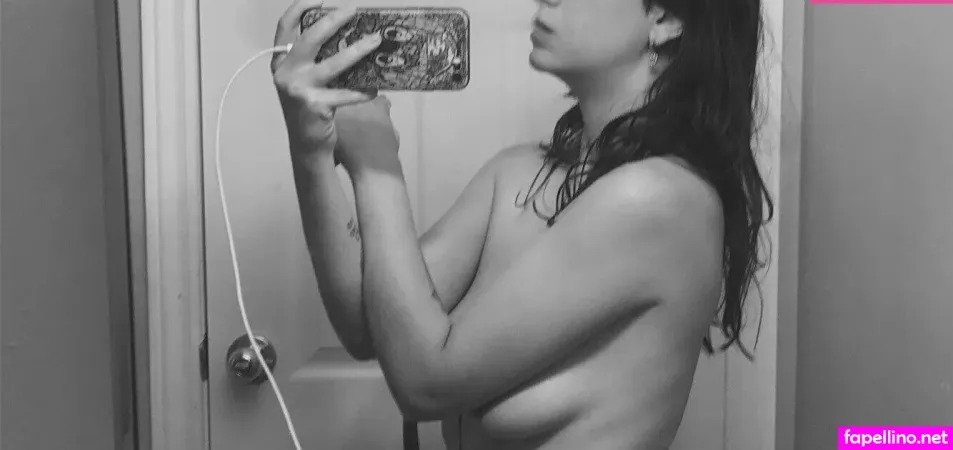 Anna Luvs21 OnlyFans Thumbnail #Zs0w4W0uxG