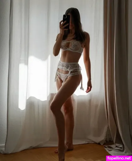 Anna Mare OnlyFans Thumbnail #q41m654RVH