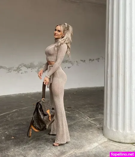 Anna Nystrom OnlyFans Thumbnail #2NXsy3fdof