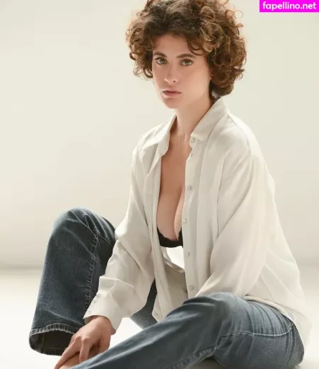 Anna Pittureri OnlyFans Thumbnail #7ONGmDKYjX