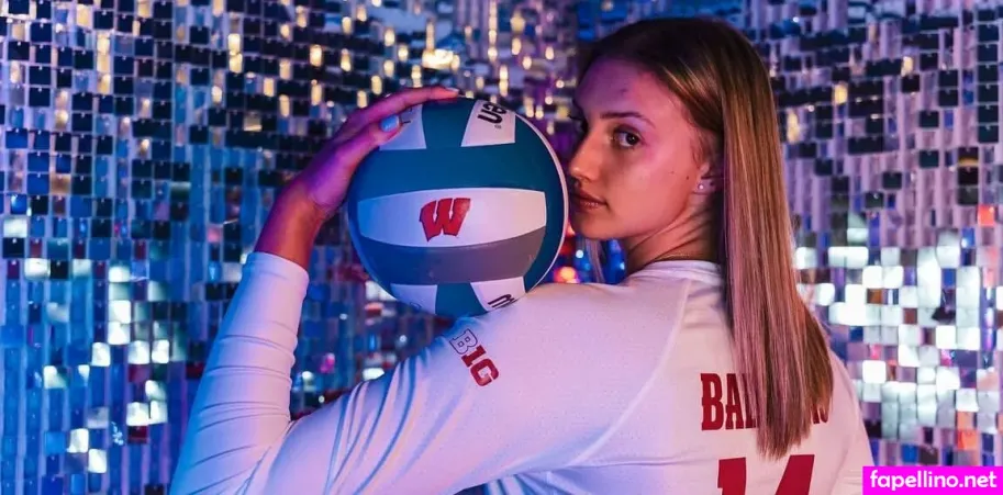 Anna Smrek OnlyFans Thumbnail #RLH5aB0ed7