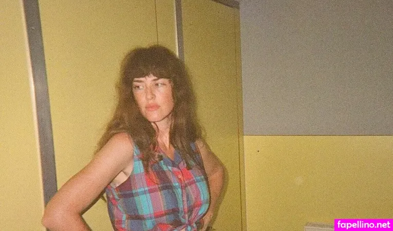 Anna St Louis OnlyFans Thumbnail #tnWhOtvPFM