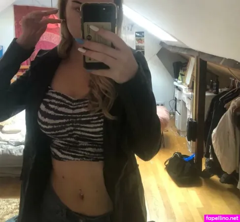Anna Veronika OnlyFans Thumbnail #sgSW8P9J0m