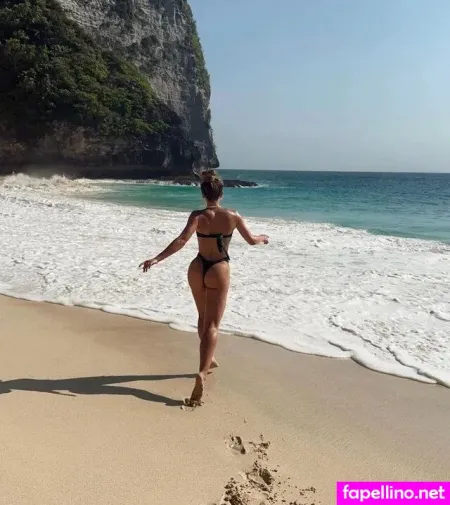 Anna Von Klinski OnlyFans Thumbnail #d7kOnN1Mit