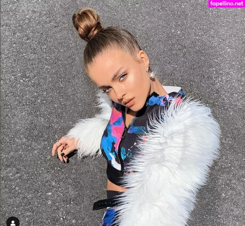 Anna Zak OnlyFans Thumbnail #H1ZhtBNJ4Q