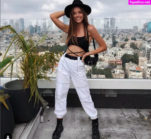 Anna Zak OnlyFans Thumbnail #JMFVxAID8f