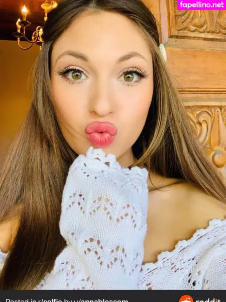 Annablossom OnlyFans Thumbnail #DU2y2tRzy1