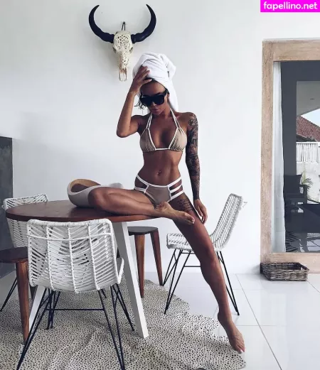 Annaksyuk OnlyFans Thumbnail #pFkc6tMP92