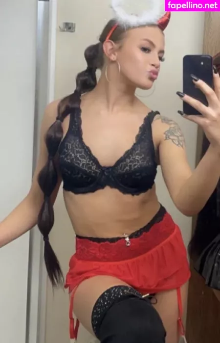 Annalovesbanana OnlyFans Thumbnail #YlPYDpBO0q