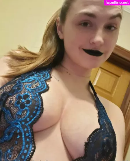 Annamarley0438 OnlyFans Thumbnail #oIzjpJOhAy