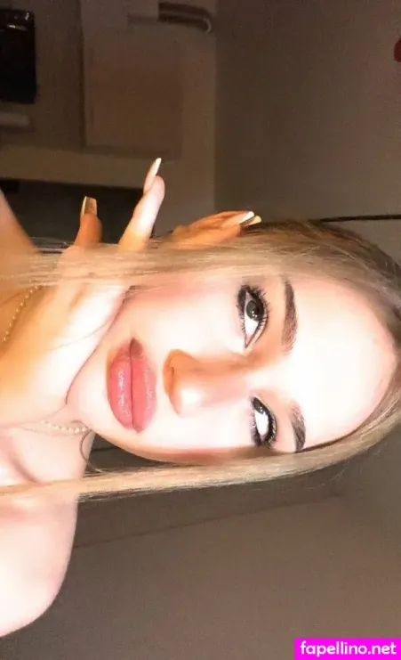 Annarosee OnlyFans Thumbnail #uPOaFNybDb