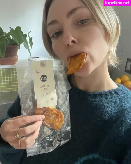 Annasophia Robb OnlyFans Thumbnail #8Fi0XBlShV