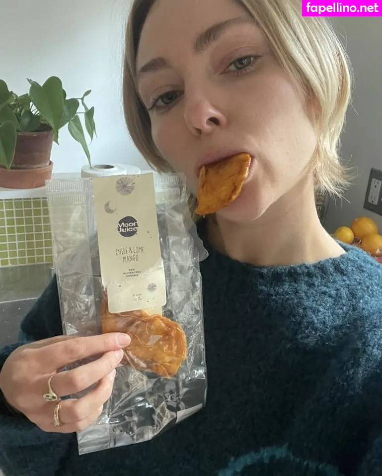 annasophiarobb Nude Leaked OnlyFans Photo #8Fi0XBlShV