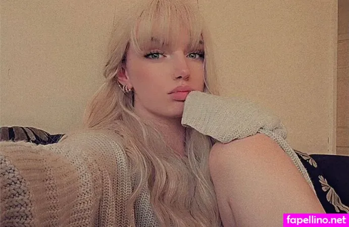 Annaxiana A OnlyFans Thumbnail #2PhmLtoOc3