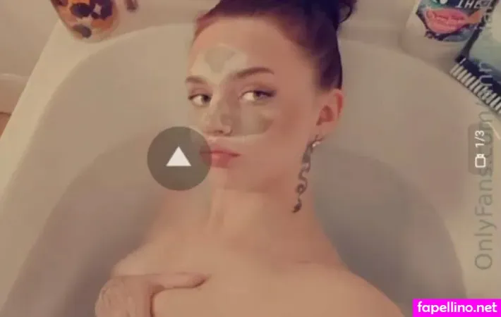 Annaxiana A OnlyFans Thumbnail #ln2mfGCBLz