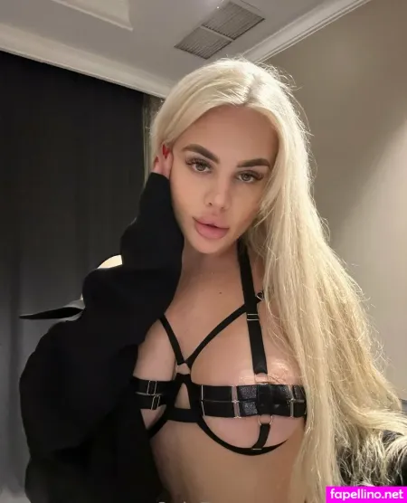 Annazanna OnlyFans Thumbnail #6YLn6HM7lf
