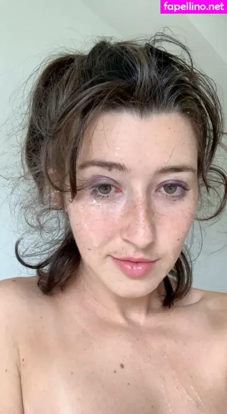 Anne Frank OnlyFans Thumbnail #kMr0v3flUv
