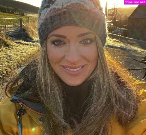 Anne Lundon OnlyFans Thumbnail #ZgvmD8UAn1