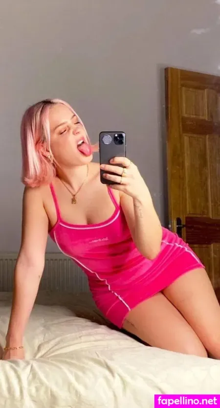 Anne Marie Rose Nicholson OnlyFans Thumbnail #HNNDFlCDBm