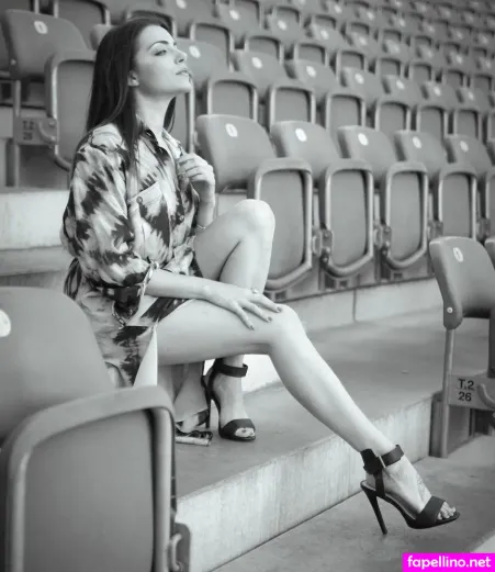 Anne Menden OnlyFans Thumbnail #GjcKnlLgb9