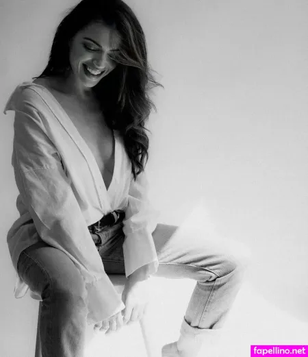 Anne Menden OnlyFans Thumbnail #IeTvfW3z8E