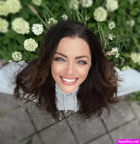 Anne Menden OnlyFans Thumbnail #V1K8opZlTN