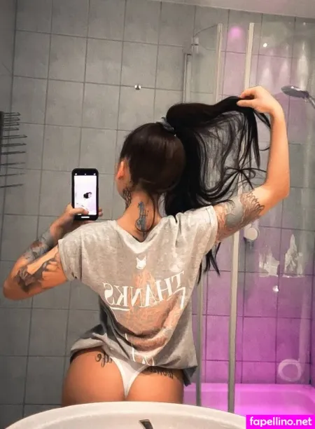 Anne Samanta Schubert OnlyFans Thumbnail #S5Wc49OsgH