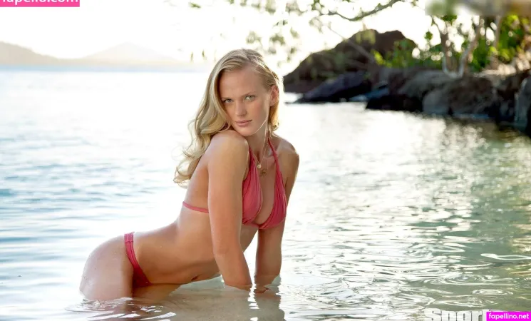 Anne V OnlyFans Thumbnail #4KFbfN0hvM