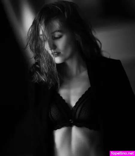 Anne Vom Silberdorf OnlyFans Thumbnail #ROdl0sIZC7