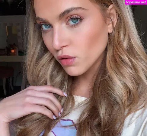 Anne Winters OnlyFans Thumbnail #2V2SGN8XEo