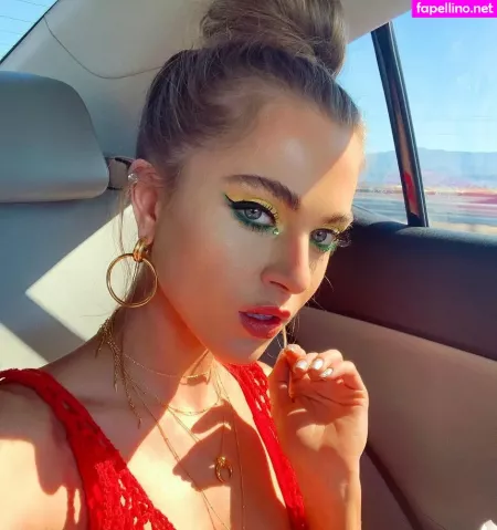 Anne Winters OnlyFans Thumbnail #3j4oUfmDeC