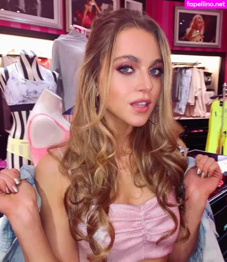 Anne Winters OnlyFans Thumbnail #BNnAJwau4j
