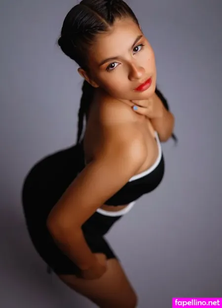 Annedixie OnlyFans Thumbnail #P0ZlWM01WB