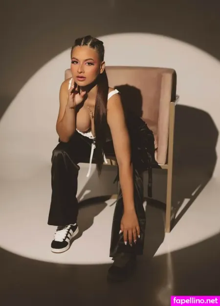 Annedixie OnlyFans Thumbnail #YKtHtgVREL