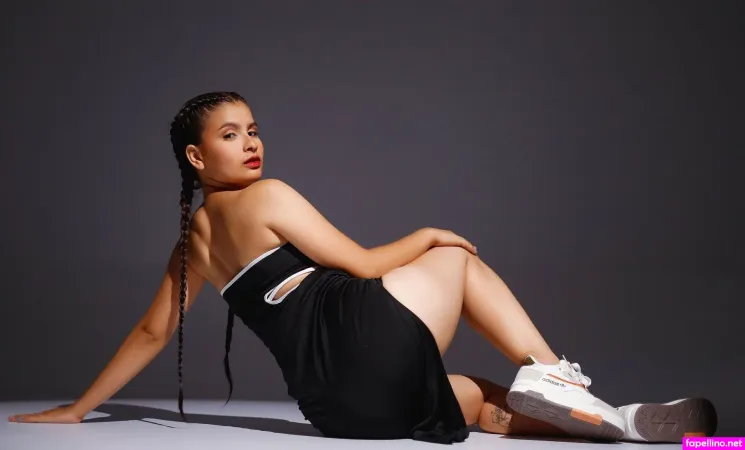 Annedixie OnlyFans Thumbnail #pc1PSi9Qkk