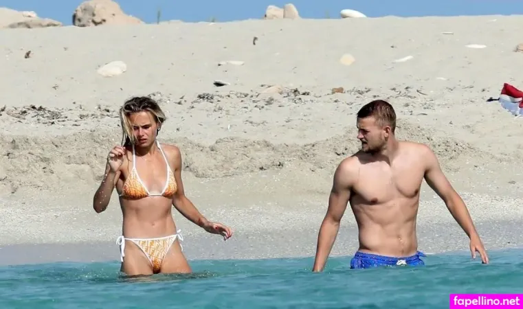 Annekee Molenaar OnlyFans Thumbnail #3F1DgW7pIW