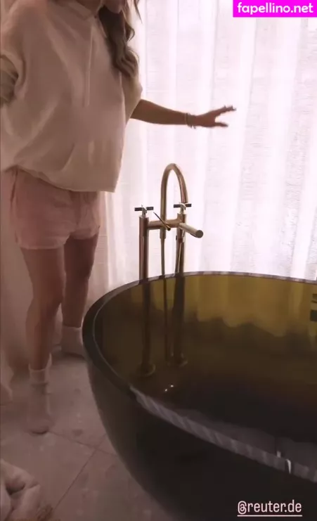 Annemarie Carpendale OnlyFans Thumbnail #4W6GA3tzHA